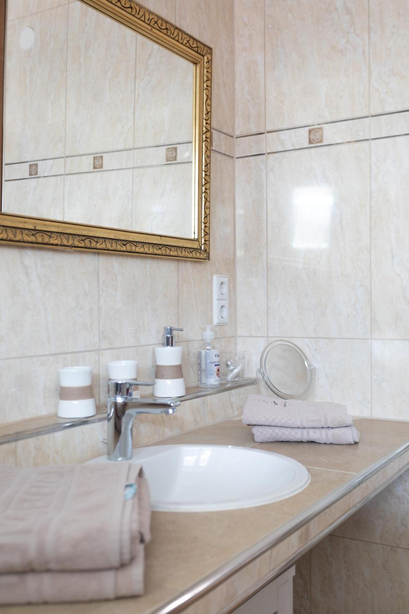 Storchennest - Schoenes, Ruhiges Apartment Mit Sonnenterrasse テットナング エクステリア 写真