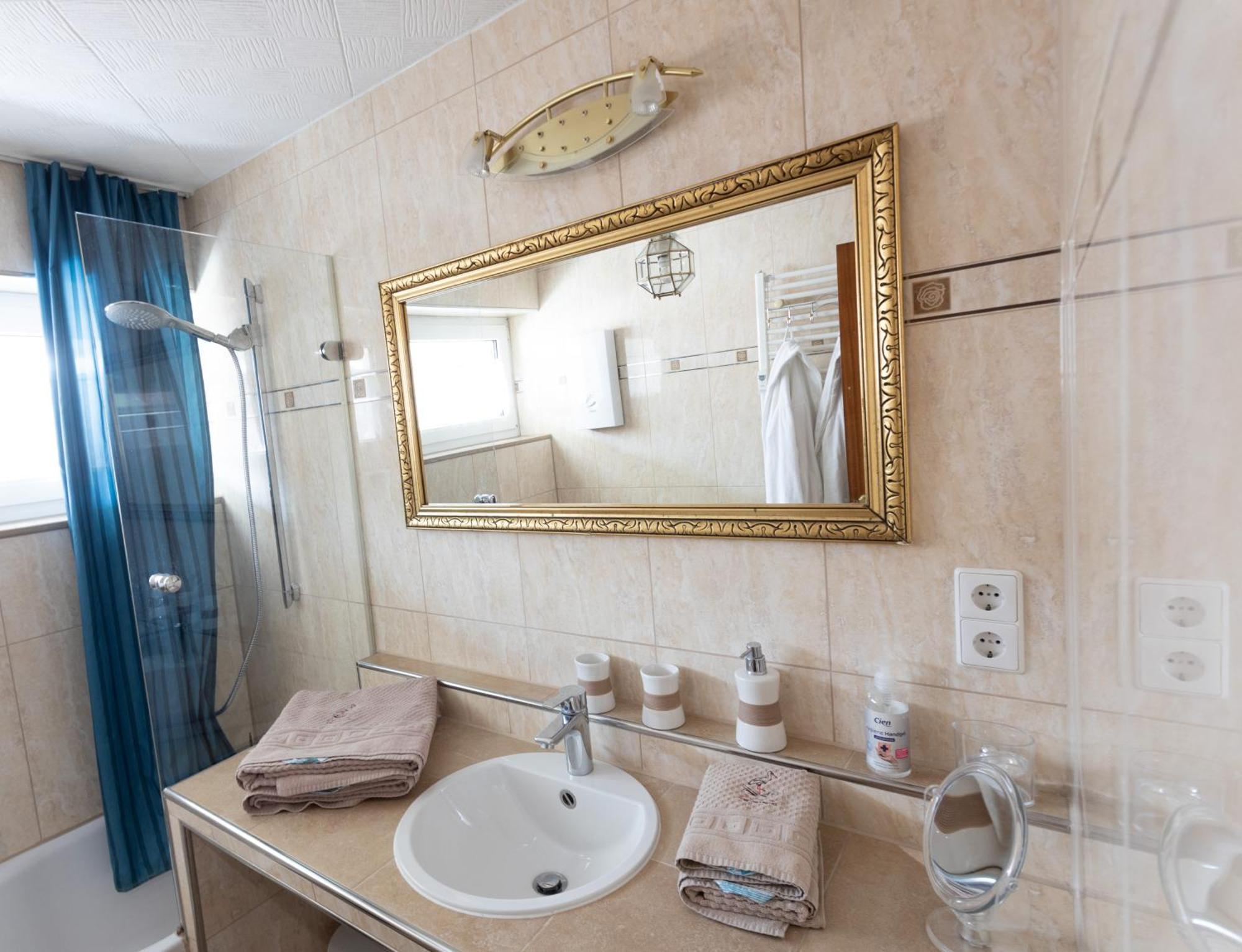 Storchennest - Schoenes, Ruhiges Apartment Mit Sonnenterrasse テットナング エクステリア 写真